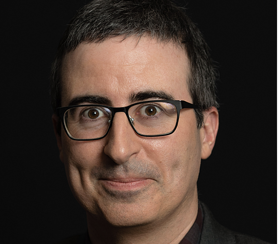 John Oliver surprises Jon Stewart on 'the daily show'