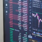 US stocks plummet as trade war intensifies