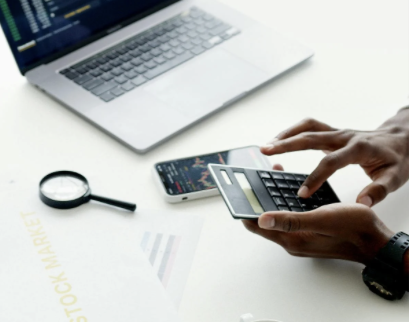 Stock Futures Rise Ahead of Tech Earnings and Trade Talks