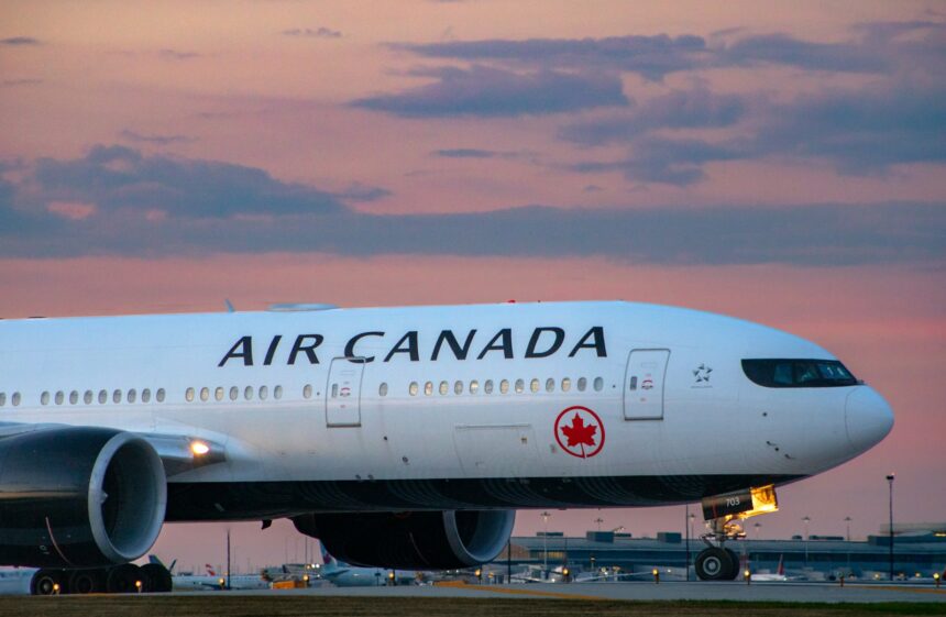 Air Canada Flight Attendants Defy Return-to-Work Order