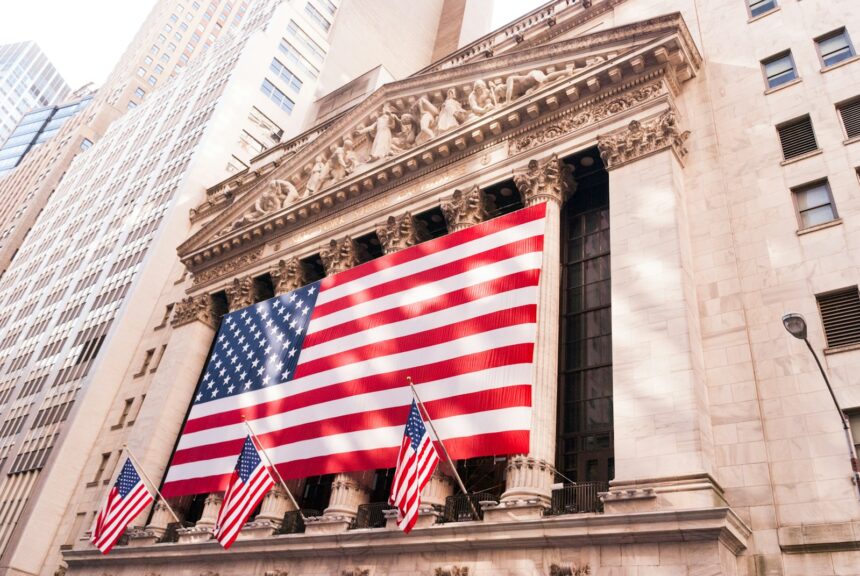 Government vs. Free Market: The Industrial Policy Debate