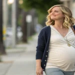 pregnant sitcom star steps out